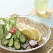 【漬物レシピ】野菜たっぷり！焼あごだし風味のサラダうどん